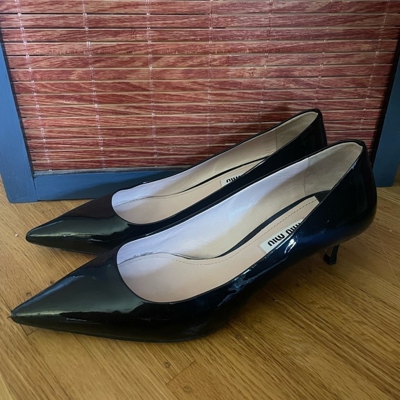 MIU Miu Patent Leather Classic Heels 37 - Picture 4 of 10